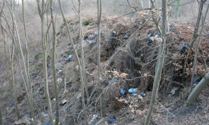 Az önkormányzat működtet illegális hulladéklerakót Komlón, lezárattuk a területet