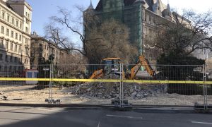 Röpködnek a milliárdok a Kossuth tér felújításánál