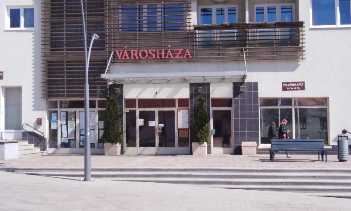 Atlatszo Varoshaza1