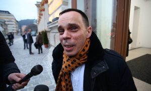 Államtitkokhoz és híváslistákhoz is hozzáférhetnek a független sajtót fenyegető Orbán-komisszárok