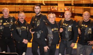 Mégsem jár kártérítés az Európai Parlamentben fotózkodó Gój Motorosoknak a képeik miatt