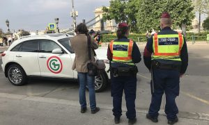 Bírságoltak és feljelentettek a rendőrök a hétfői “Dudálj, hogy Orbán is hallja!” autós tüntetésen