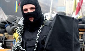 Mozgósítanak a szélsőségesek Ukrajnában - mindkét fél a provokációra vár