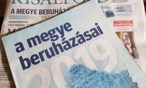 Döbrögi News a Kisalföld mellé: a polgármesterek különkiadványban reklámozzák magukat