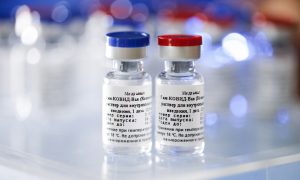 Az állam bevásárolt az orosz vakcinából, a rendőrség nyomoz a Biodóm miatt