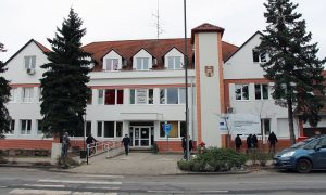 Hat orvos állt fel az új igazgató miatt Pilisvörösváron, megnőhet a várakozási idő