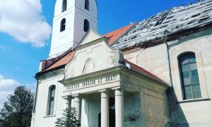 Állami támogatás van, tető nincs – ázik a tiszaföldvári templom 