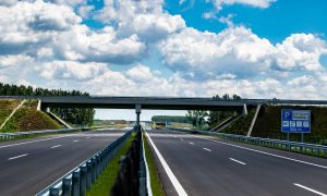 Mészáros Lőrincék kapták az autópálya-koncessziót, Balásy Gyula cégei 50 milliárdos tendert nyertek