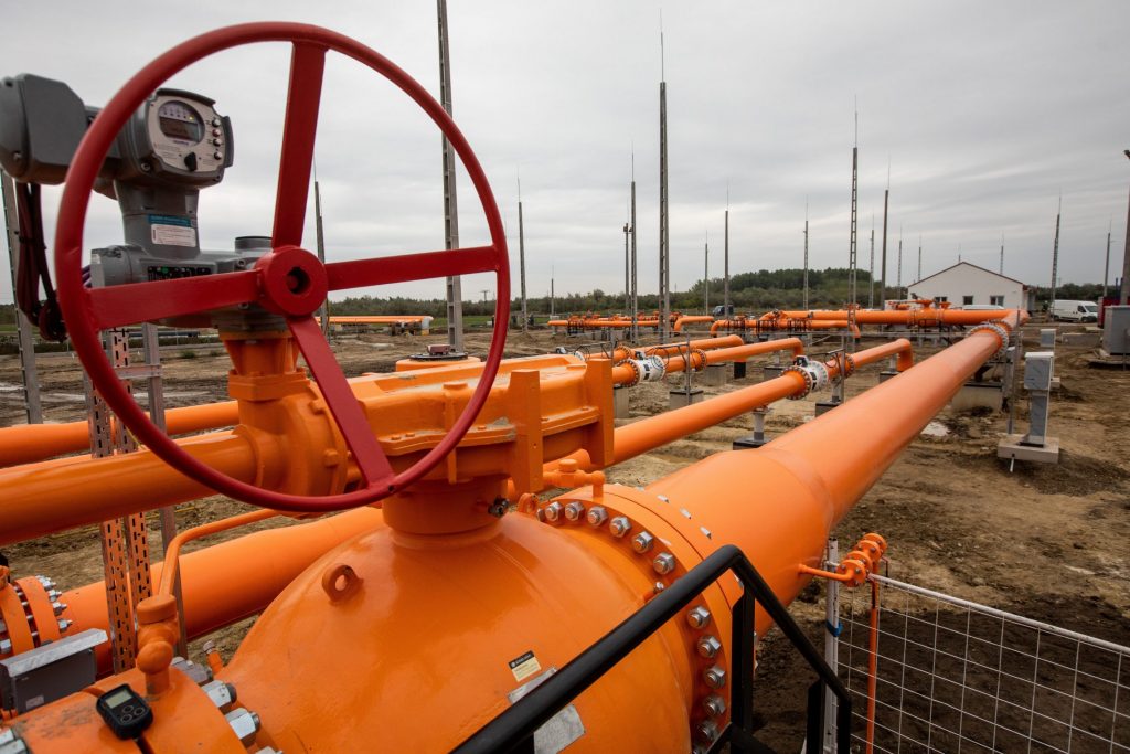Nagynyomású földgázszállító csővezeték a Kiskundorozsma Nemzetközi Mérőállomáson 2021. szeptember 30-án. MTI/Rosta Tibor