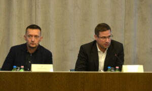 Rogán Antalhoz került a közpénzellenőrző hivatal, letartóztatták Gyömrő polgármesterét