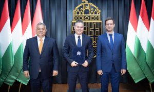 Újabb 1,5 milliárdos állami megbízásnak örülhet Palkovics miniszter barátja