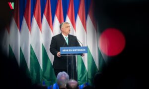 Orbán Viktor fizetése 5,7 millióra emelkedik, autómosót vesz a közmédia