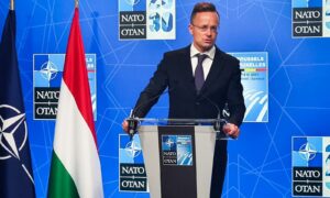 A NATO történetében példátlan lépést tehettek Magyarország ügyében