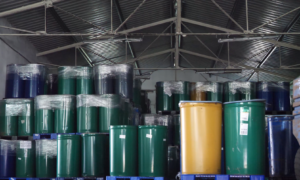 Illegális akku-hulladék raktárra bukkantak Ikladon: a rendőrség és a katasztrófavédelem is kivonult