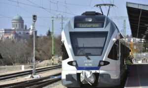 Budapest-Esztergom vasútvonal: évi 2,2 millióról 5,8 millióra nőtt az utasszám – ezt jelenti a normális vonat és a felújított pálya