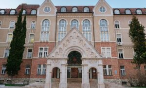 „Lincshangulat alakult ki az egyes egységekben” - petícióban követelnek béremelést a Pécsi Tudományegyetem dolgozói