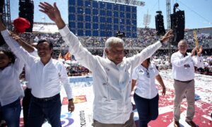 Inkább Lula, mint Chávez: Mexikóban a konzi balos López Obradortól várják a rendszerváltást