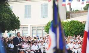Macron nem foglalkozik a klímaválsággal, és előhúzta a „bevándorlás-kártyát”