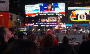 Amerikai elnökválasztások: a Times Square-n csak néztünk, mint a moziban