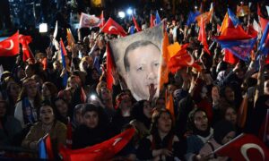Április 3-a Törökországban vagy az autokrácia végének kezdete?