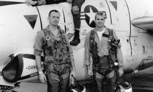 Rendhagyó nekrológ egy amerikai hősről - John McCain halálára