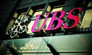 3,7 milliárd eurós rekordbüntetést kér a francia ügyészség az adócsalással vádolt UBS bank perében