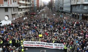 A spanyol kormány új ellenfele veszélyesebb, mint a katalánok: nyugdíjasok százezrei tüntettek újra a megélhetésért