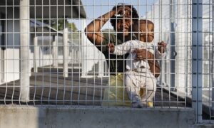 A menedékjog értelmetlen és regresszív reformjára készül a francia kormány