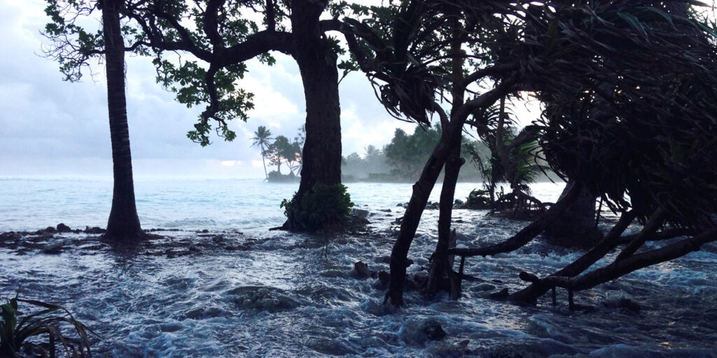 Áradás 2014-ben a Marshall-szigetekhez tartozó Ejit szigetén, Fotó: Giff Johnson / AFP, forrás