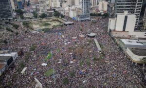 Brazil nők milliói mozgósítanak a választási győzelemre esélyes ultra, Jair Bolsonaro ellen