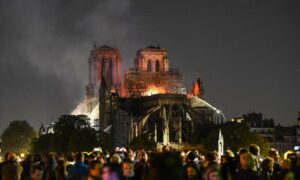 Az orosz propaganda szerint Ukrajna és a melegházasság is felelős a Notre Dame leégéséért