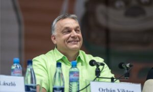 Durva manipulációtól a valótlanságig terjed az, amit Orbán Viktor a „Soros-tervről” mondott Tusványoson