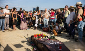 Gyilkolt a tömegoszlató gránát Franciaországban