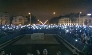 Így lett Fidesz-székház ostrom az internetadó elleni tüntetésből