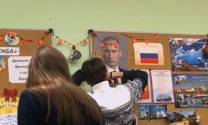 Putyin Oroszországában a fiataloknak sem könnyű – mobilos videók a mindennapokról