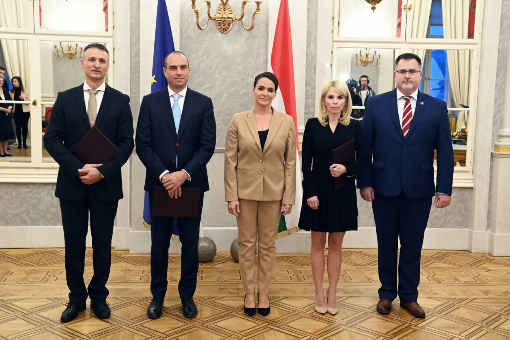 BÍrÓ Ferenc; NovÁk Katalin; DabÓczi Kálmán; Windisch László; Molbusz Tímea