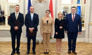 BÍrÓ Ferenc; NovÁk Katalin; DabÓczi Kálmán; Windisch László; Molbusz Tímea