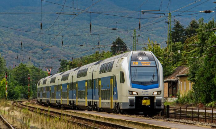 Z70 Zónázó Vonat érkezik Nagymaros állomásra