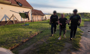 Szabolcsban négy személyt állították elő az Aszódon holttan talált nő ügyében nyomozó rendőrök. Fotó: police.hu