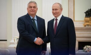 Orbán Viktor Moszkvába ment, a NAIH vizsgálja a Szuverenitásvédelmi Hivatalt