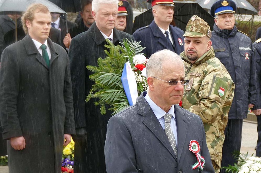 Orosz főkonzullal koszorúzott Kósa Lajos; pert nyert pécsi iskolája ellen Pankotai Lili