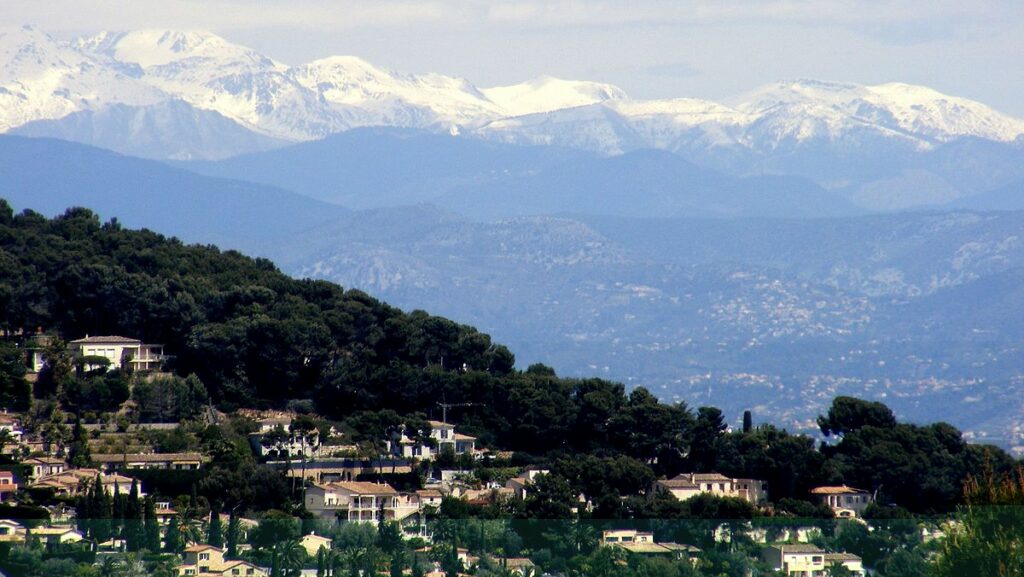 Vallauris, francja widok z drogi. panoramio wikipedia