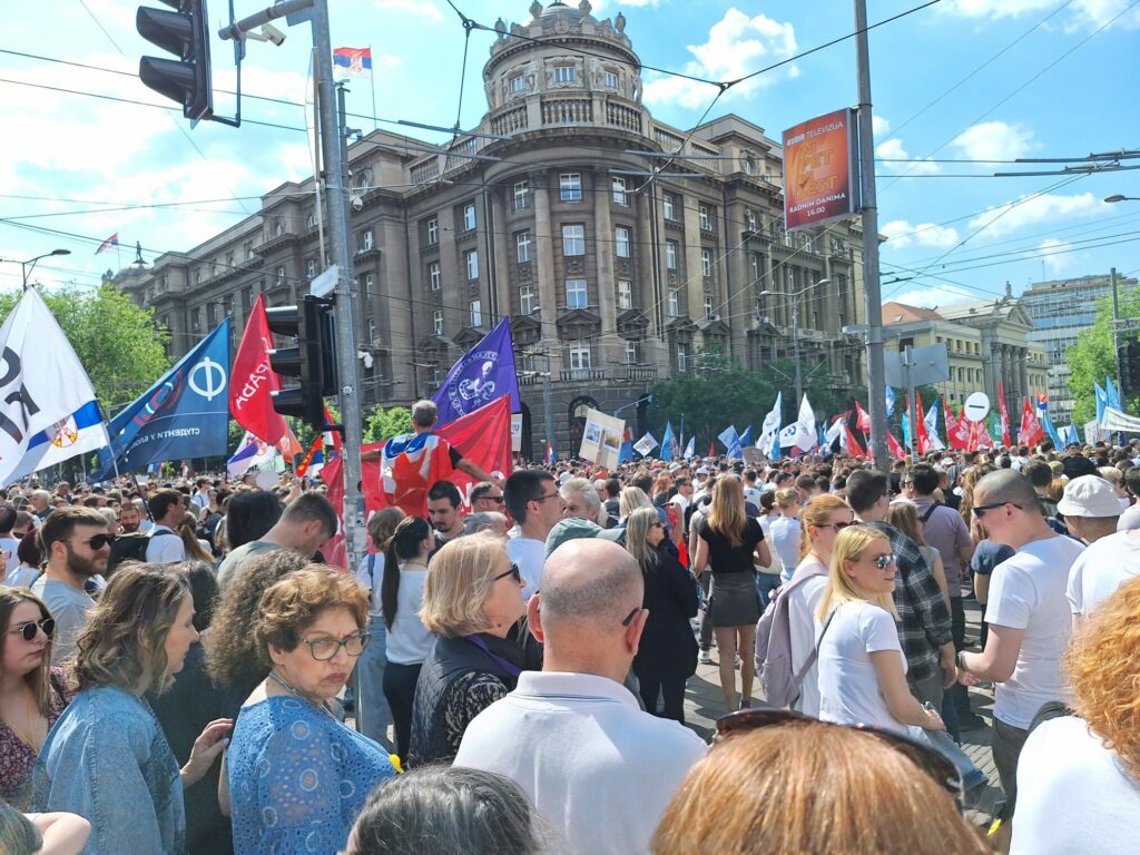 Belgrádi kormányellenes tüntetés - fotó: Makai József