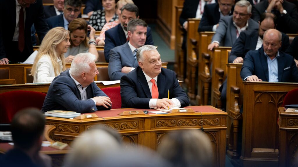 Orbanparlament 20250617 fb