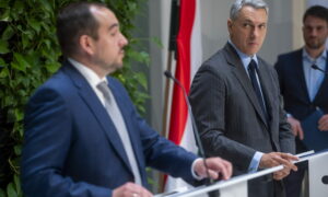 Hegyi zsolt; lÁzÁr jános