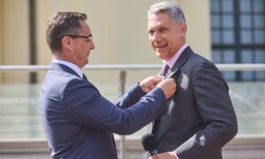 LÁzÁr jános; papp lászló