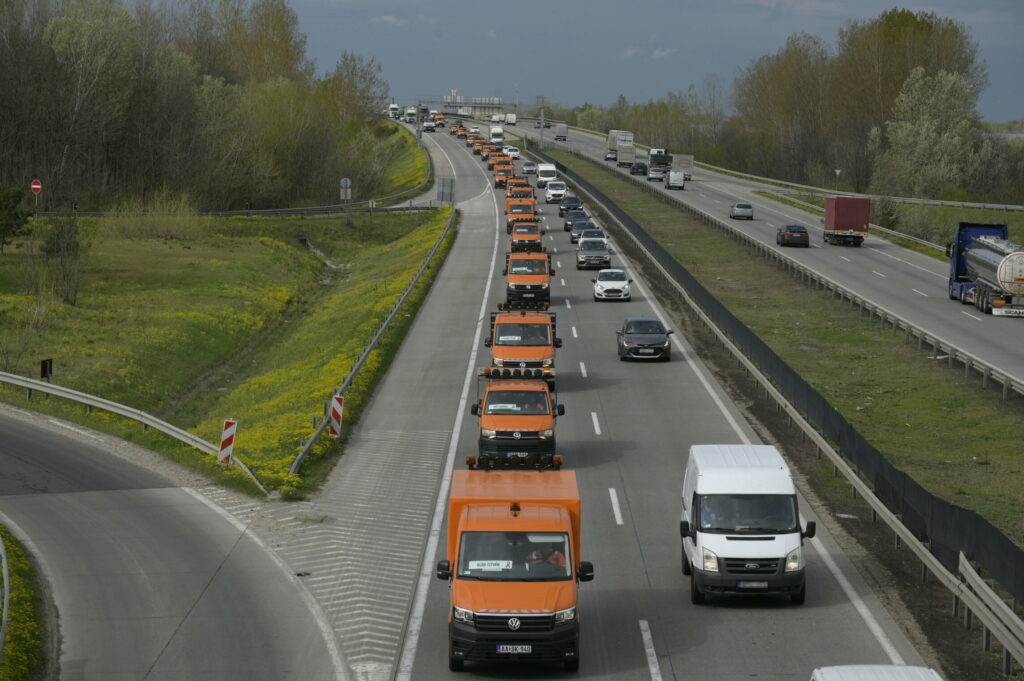 Konvojos vonulást tartottak munkavégzés közben elgázolt kö