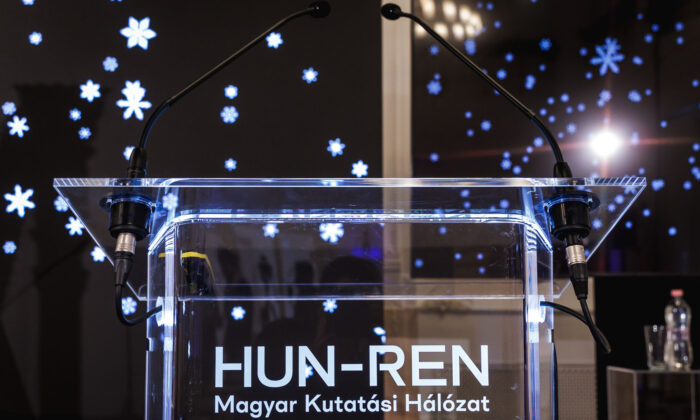 Ismét Mészárosék cégétől bérelne autót a HUN-REN