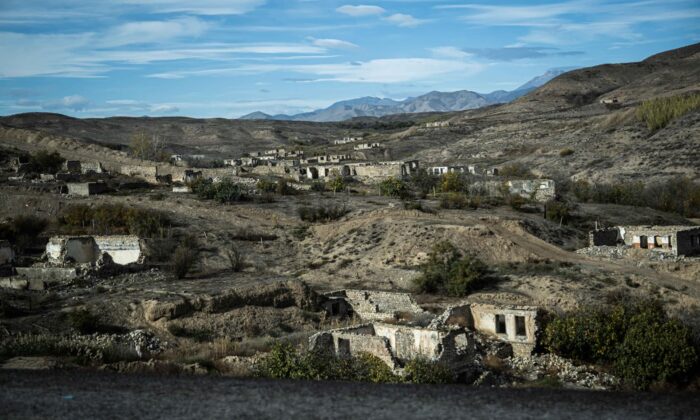 Milliárdok az azerbajdzsáni szellemfalura és az erdélyi kulturális központra