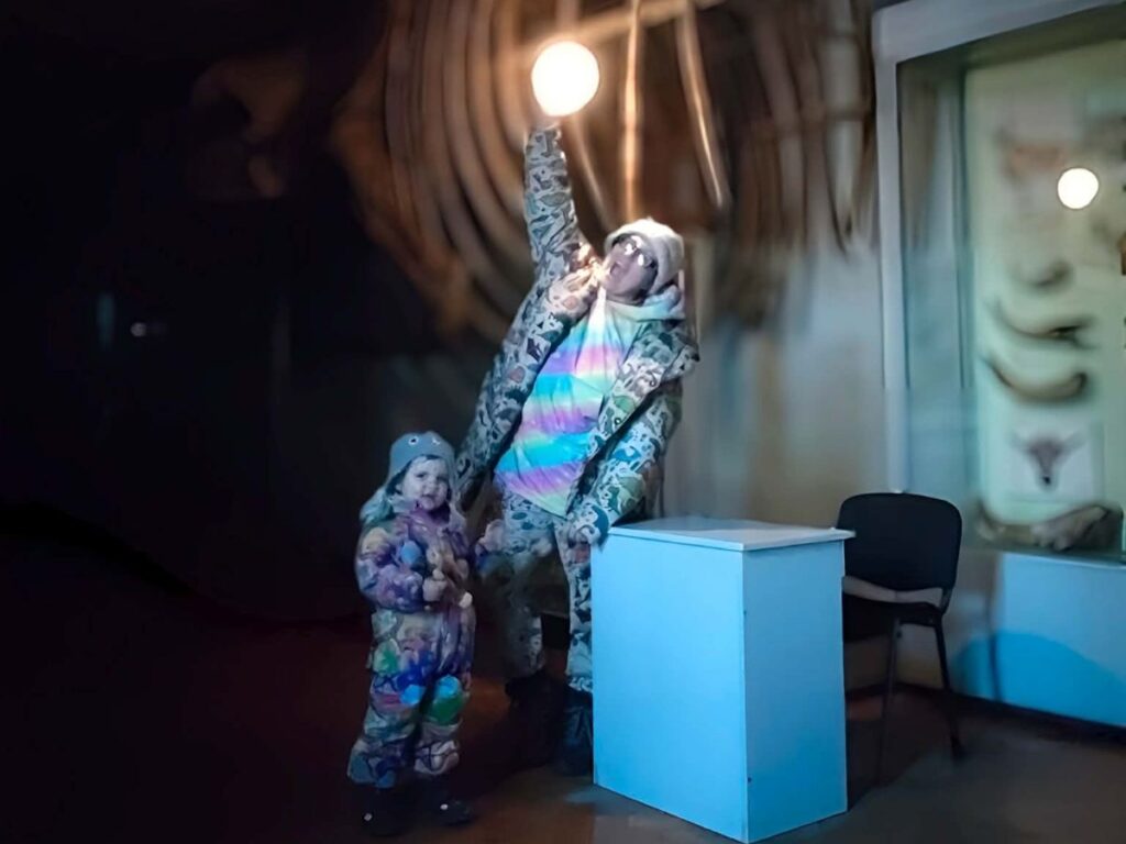 A természettudományi múzeumban is melegedek